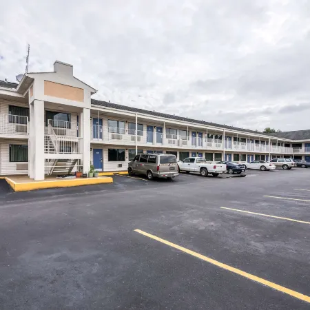 Motel 6 Anniston, Al