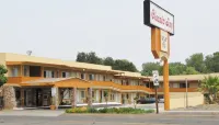 Classic Inn Hotel dekat The Great Central Valley