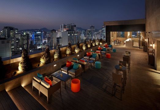 3. L7 명동 바이..