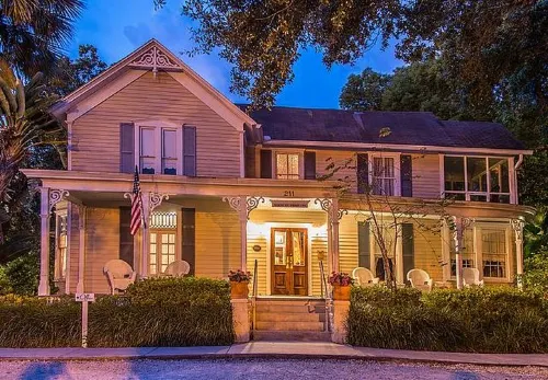 Wellborn Hotel Downtown, Sonder