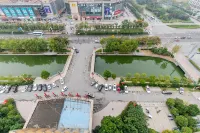 Jiu Long International Hotel - Parking