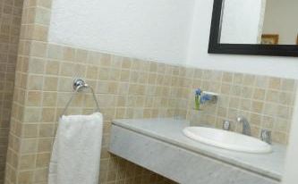 Bernie's Bed & Breakfast , A 3 Kilometros Del Aerop Ezeiza, Van ,in-Out, Free Ezeiza Airport