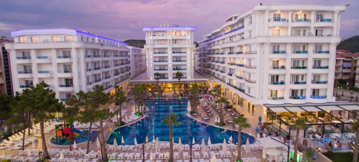Grand Blue Fafa Resort & Spa Hotels in Golem