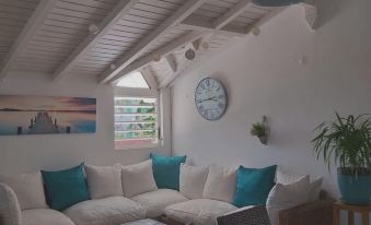 House with 2 Bedrooms in Le Gosier, with Enclosed Garden and Wifi Near the Beach