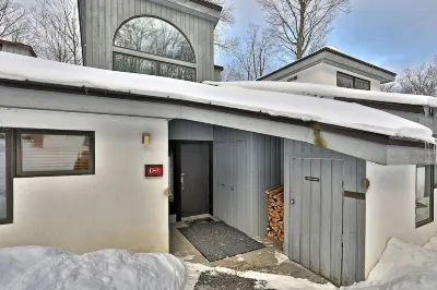 The Woods D2 - Light and Airy Killington Condo.  Amazing Location!