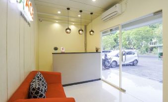 RedDoorz @ Galaxy Bumi Permai Surabaya