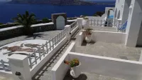 Mr & MRS White Santorini