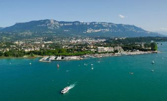 Studio in Aix-Les-Bains, with Wonderful Mountain View and Wifi