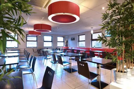 Travelodge Dublin Airport North 'Swords' Отели в г. Малахайд