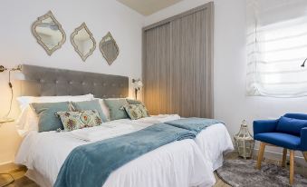 Modern and Exclusive Apartment Located in the Historic Heart of Seville. Pajaritos
