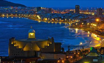 Las Canteras Seaview IV by Canary365