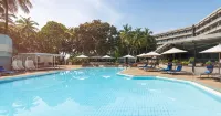 Radisson Blu Mammy Yoko Hotel Freetown - Swimmingpools