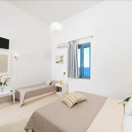 Captain's House Hotel Suites & Apartments