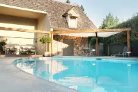 Riverside Inn - Pools