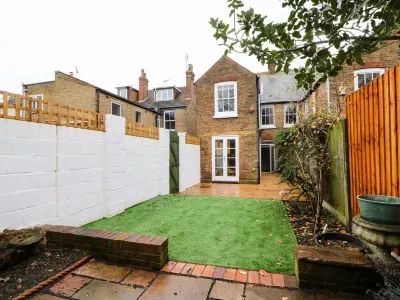 Newden Cottage Hotels in 