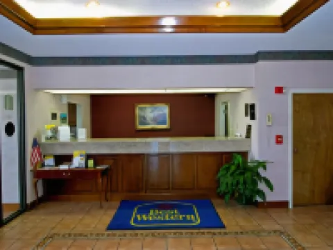 Best Western Inn  Suites Hotels in Byron