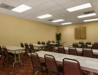 Days Inn & Suites by Wyndham Huntsville