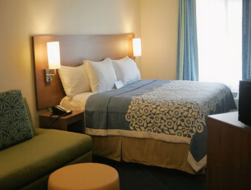 Days Inn & Suites by Wyndham Altoona