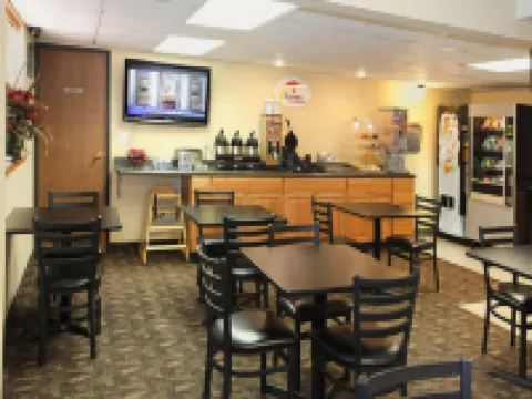 Super 8 by Wyndham Bismarck Hotels in Bismarck