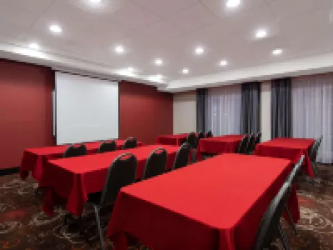 La Quinta Inn & Suites by Wyndham Harrisburg-Hershey Hoteles en Skyline View