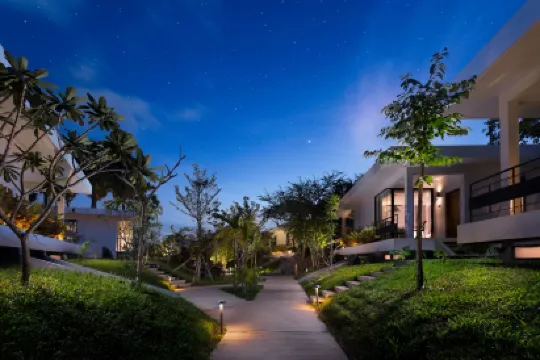 ヒルロックス ホテル & スパ