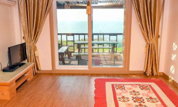 8. 윤슬하우스..