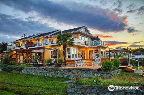 Birds of a Feather Victoria Oceanfront Studio Suites