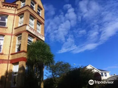 阿蘭德爾之家飯店 住宿飯店