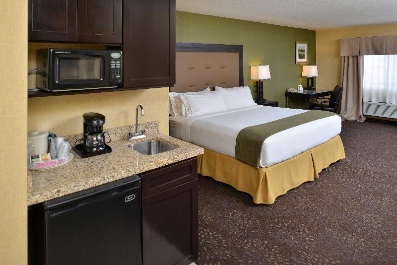 Holiday Inn Express Hotel & Suites Charlotte, an Ihg Hotel