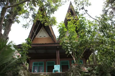 Laster Jony's Hotels near Lake Toba