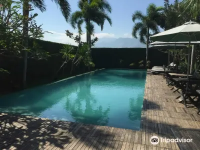 The Pade Hotel Hotéis em 