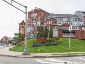 Sheraton Portsmouth Harborside Hotel