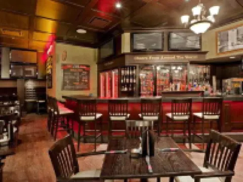 Holiday Inn VANCOUVER AIRPORT- RICHMOND by IHG โรงแรมในแวนคูเวอร์