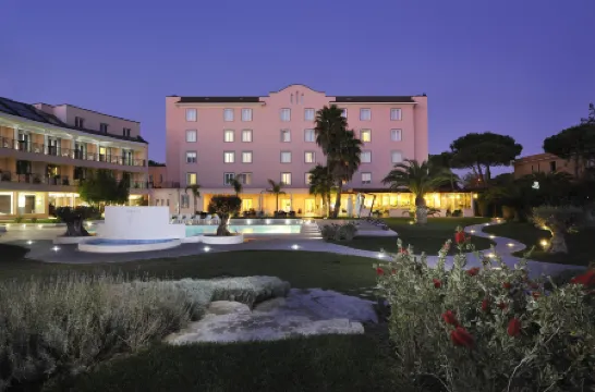 Hotel Isola Sacra Отели рядом с Аэропорт Фьюмичино
