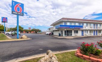 Motel 6 Ardmore, OK