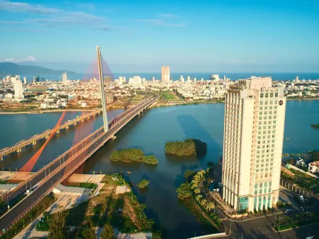Grand Mercure Danang Отели рядом с достопримечательностью «Danang Architecture University»