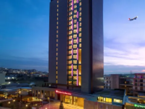 Hilton Garden Inn Istanbul Atatürk Airport Hotel dekat Yesilkoy Station