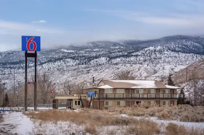 리버사이드 모텔 카체 크릭 Goldpan Provincial Park 주변 호텔