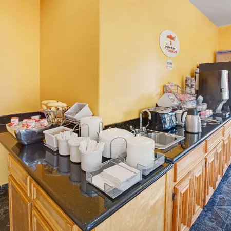Sapphire Inn & Suites