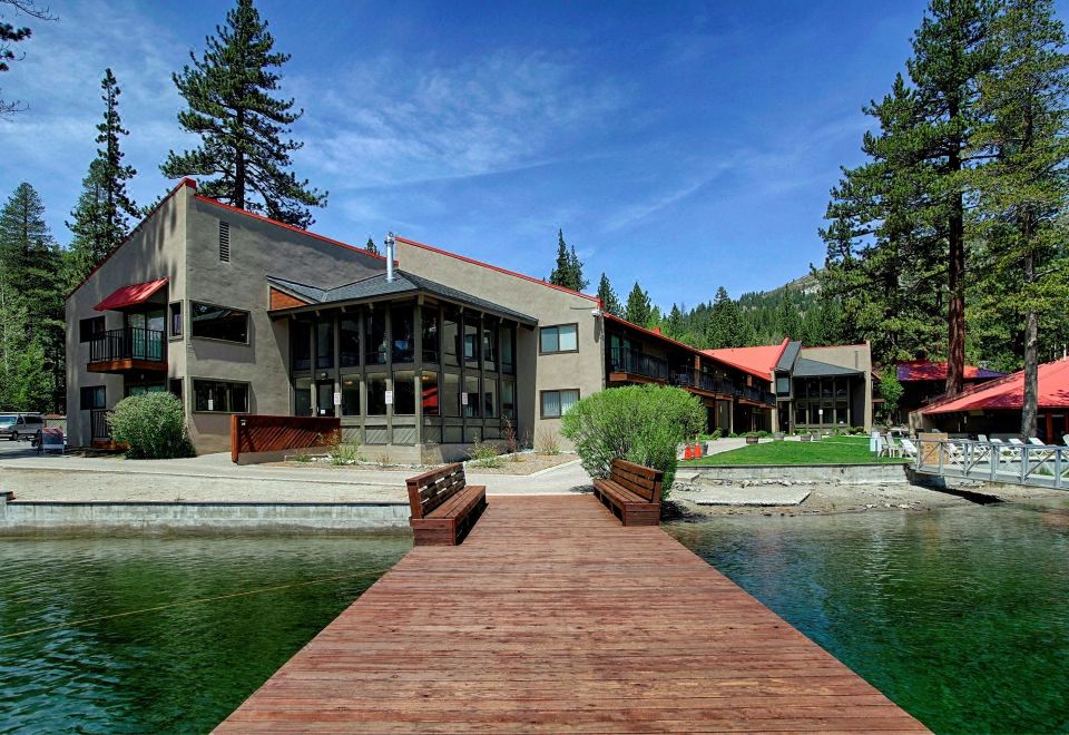 Are Dogs Allowed At Donner Lake Village