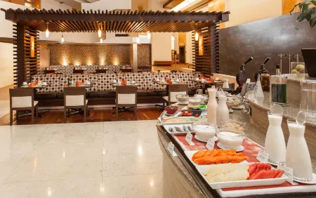 NH Collection Airport T2 Отели рядом с Аэропорт Хуарес