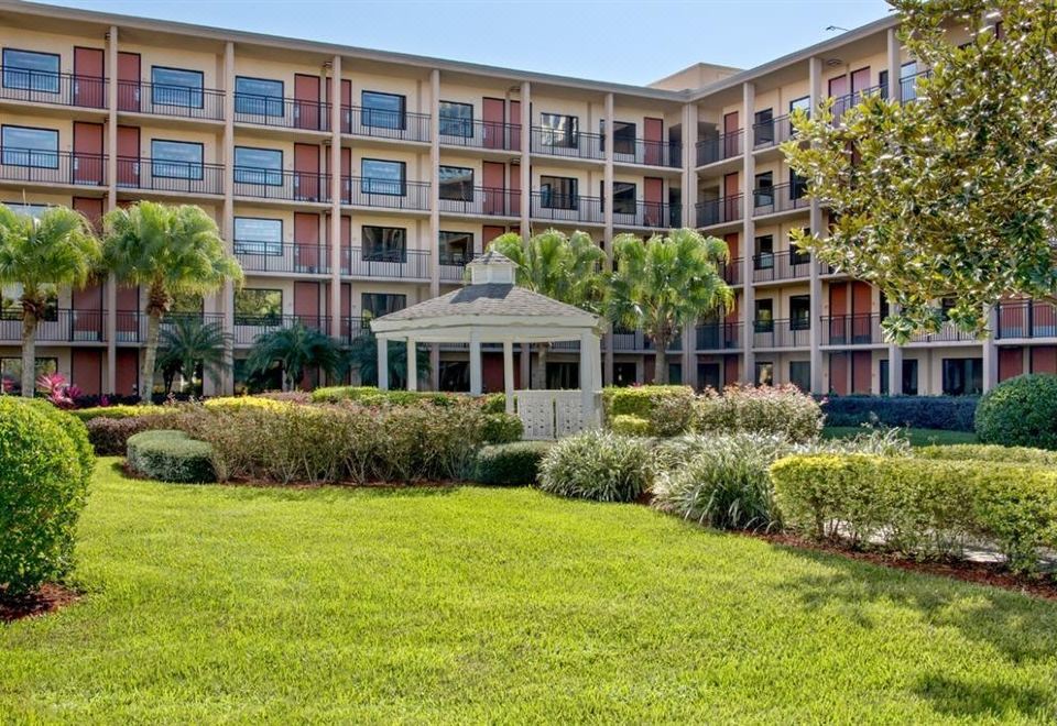 2. 윈덤 가든 레이..