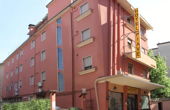 皮亞韋河畔酒店