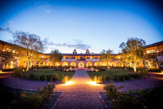 彭特葡萄园酒店