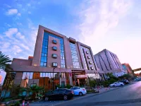 فندق كونتننت الواحة Hotels near مسجد أسواق طيبة