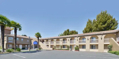 Best Western Plus Executive Suites Hotels in Atherton