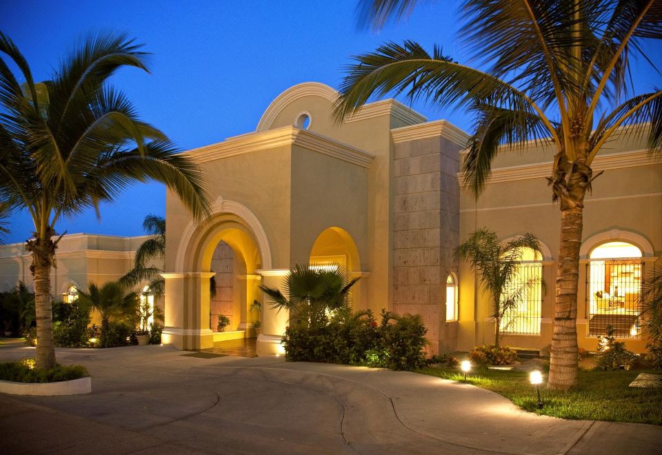 Pueblo Bonito Emerald Bay Resort \u0026 Spa 