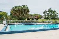 Quality Inn & Suites Brooksville I-75-Dade City - Pools