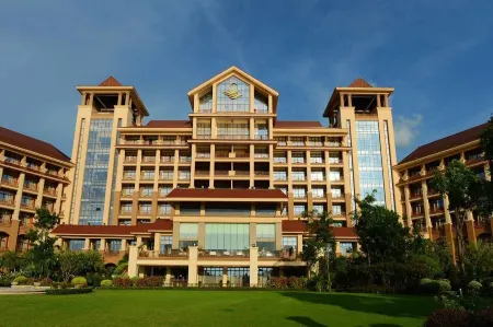 Landmark Mekong Riverside Hotel Отели рядом с достопримечательностью «Пхакео»