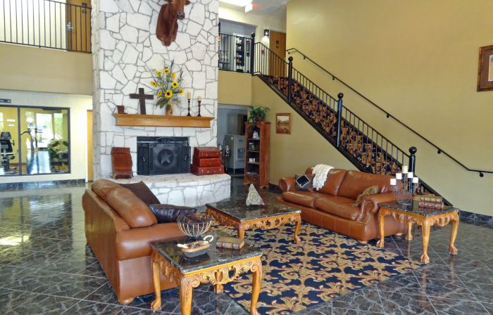 Days Inn & Suites by Wyndham Beeville